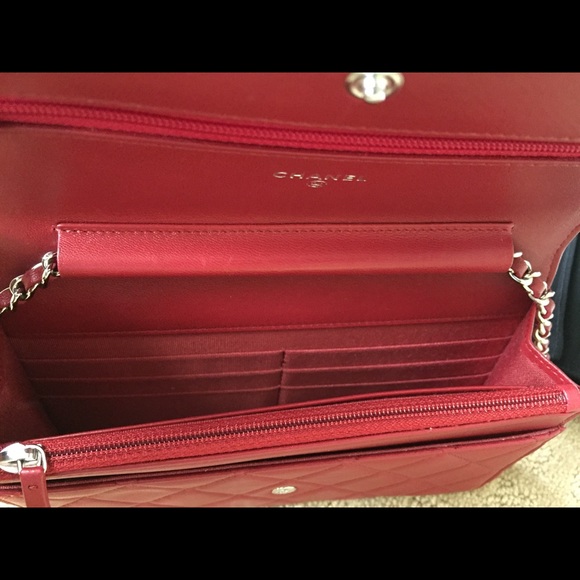 ***SOLD*** CHANEL Wallet On Chain - Red Lambskin - Picture 5 of 6
